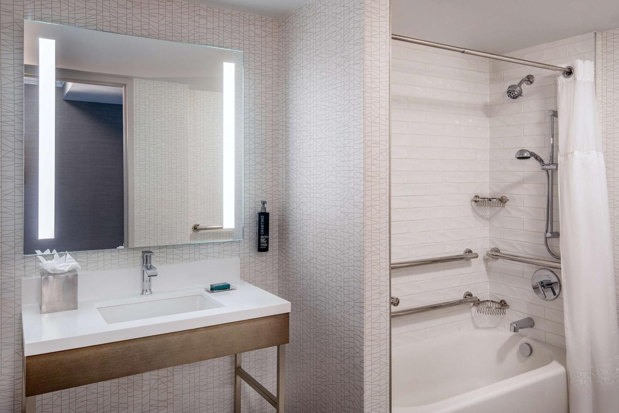 Doubletree By Hilton Hotel And Conference Center Chicago North Shore Skokie Exterior foto