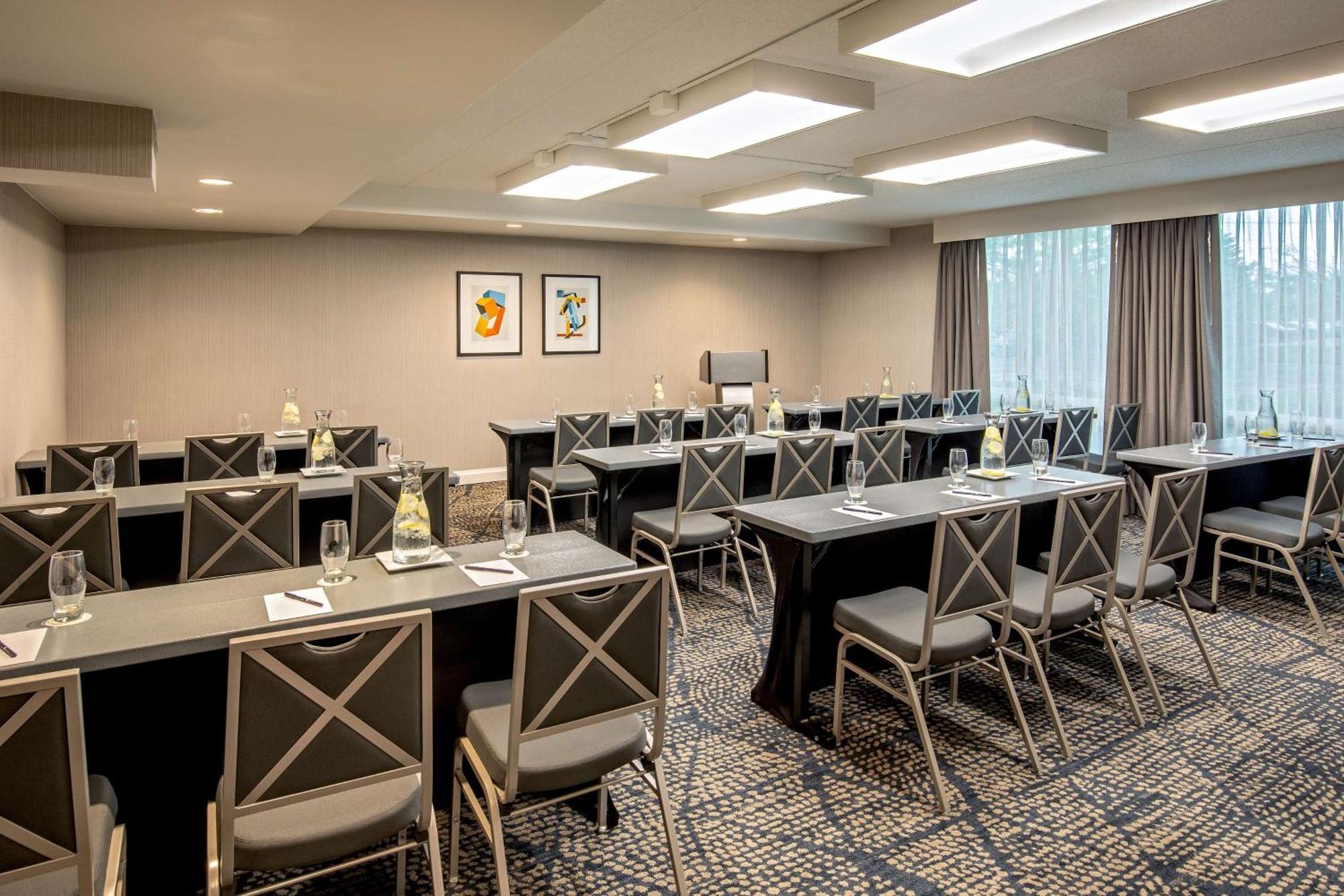 Doubletree By Hilton Hotel And Conference Center Chicago North Shore Skokie Exterior foto