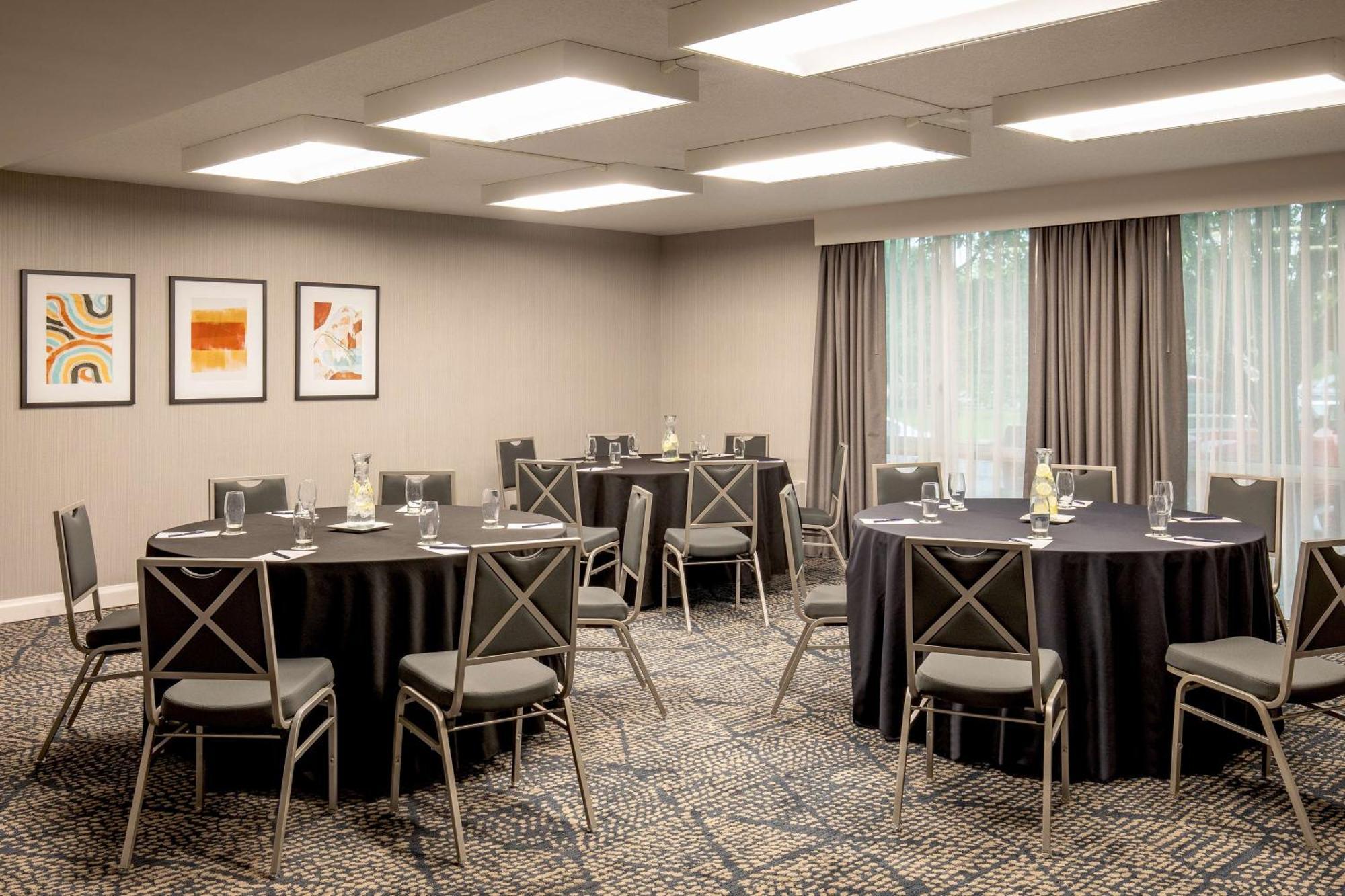 Doubletree By Hilton Hotel And Conference Center Chicago North Shore Skokie Exterior foto